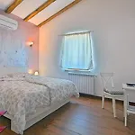 Modern Villa Gloria Vita With Pool In Novigrad