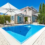 Holiday Home In Liznjan - Istrien 50092