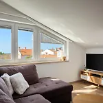 Sunny Apartment Porec