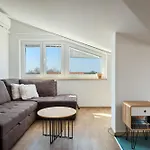 Sunny Apartment Porec