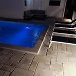 Big Swimming Pool Apartment Monvidal