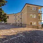 Villa Perla Apartments With Balcony