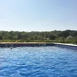 Charmante Villa Mit Gepflegtem Garten Und Beheiztem Pool