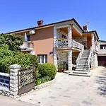 Appartement In Umag Mit Kleiner Terrasse