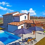 Ferienhaus Mit Privatpool Fuer 6 Personen Ca 105 Qm In Marusici, Istrien Binnenland Von Istrien