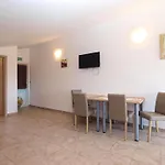 Ferienwohnung Fuer 4 Personen Ca 50 Qm In Liznjan, Istrien Suedkueste Von Istrien