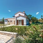 Wunderschoenes Ferienhaus In Cukrici Mit Privatem Pool