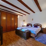 Ferienhaus Fuer 6 Personen Ca 95 Qm In Sisan, Istrien Suedkueste Von Istrien