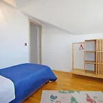 Ferienwohnung In Fazana Mit Schoenem Balkon