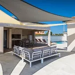 Ferienhaus Mit Privatpool Fuer 6 Personen Ca 100 Qm In Sisan, Istrien Suedkueste Von Istrien