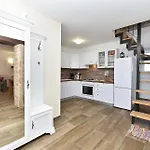 Ferienhaus Mit Privatpool Fuer 5 Personen Ca 100 Qm In Butkovici, Istrien Binnenland Von Istrien