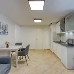Apartments Pino