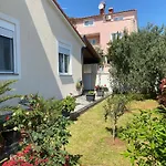 Summer House Pula