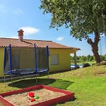 Ferienhaus Mit Privatpool Fuer 6 Personen Ca 100 Qm In Divsici, Istrien Suedkueste Von Istrien