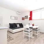 Ferienwohnung Fuer 2 Personen Ca 40 Qm In Fazana, Istrien Istrische Riviera