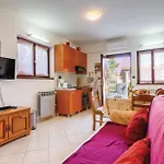 Ferienwohnung Fuer 2 Personen Ca 40 Qm In Banjole, Istrien Istrische Riviera
