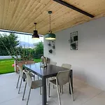 Ferienhaus Mit Privatpool Fuer 10 Personen Ca 200 Qm In Sisan, Istrien Suedkueste Von Istrien