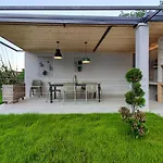 Ferienhaus Mit Privatpool Fuer 10 Personen Ca 200 Qm In Sisan, Istrien Suedkueste Von Istrien
