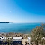 Apartment Lion With Sea View