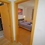 Ferienhaus Mit Privatpool Fuer 2 Personen 2 Kinder Ca 50 M In Sisan, Istrien Medulin Und Umgebung