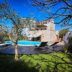 Ferienhaus Mit Privatpool Fuer 6 Personen Ca 110 Qm In Rovinj, Istrien Istrische Riviera