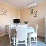 Ferienwohnung Fuer 4 Personen Ca 48 Qm In Fazana, Istrien Istrische Riviera
