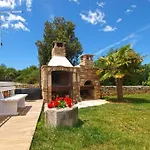 Ferienhaus Mit Privatpool Fuer 7 Personen Ca 125 Qm In Rovinj-Cocaletto, Istrien Istrische Riviera
