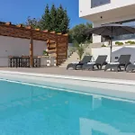 Ferienhaus Mit Privatpool Fuer 8 Personen Ca 200 Qm In Pomer, Istrien Istrische Riviera