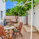 Ferienhaus Mit Privatpool Fuer 5 Personen Ca 60 Qm In Sisan, Istrien Suedkueste Von Istrien