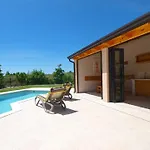 Ferienhaus Mit Privatpool Fuer 8 Personen Ca 210 Qm In Butkovici, Istrien Binnenland Von Istrien