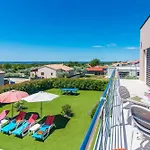 Ferienhaus Mit Privatpool Fuer 8 Personen Ca 180 Qm In Galizana, Istrien Istrische Riviera