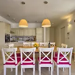 Ferienhaus Mit Privatpool Fuer 8 Personen Ca 170 Qm In Barban, Istrien Bucht Von Rasa