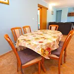 Ferienwohnung Fuer 4 Personen Ca 70 Qm In Flengi, Istrien Istrische Riviera