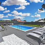 Ferienhaus Mit Privatpool Fuer 8 Personen Ca 126 Qm In Galizana, Istrien Istrische Riviera