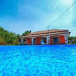 Ferienhaus Mit Privatpool Fuer 6 Personen Ca 100 Qm In Hreljici, Istrien Bucht Von Rasa