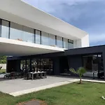 Ferienhaus Mit Privatpool Fuer 10 Personen Ca 250 Qm In Liznjan, Istrien Suedkueste Von Istrien