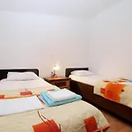 Ferienwohnung Fuer 4 Personen Ca 45 Qm In Liznjan, Istrien Suedkueste Von Istrien