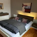 Ferienhaus Mit Privatpool Fuer 8 Personen Ca 300 Qm In Vilanija, Istrien Istrische Riviera