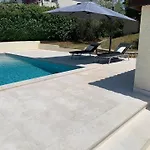 Ferienhaus Mit Privatpool Fuer 8 Personen Ca 300 Qm In Vilanija, Istrien Istrische Riviera