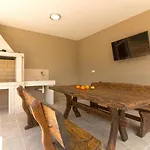 Ferienhaus Mit Privatpool Fuer 8 Personen Ca 120 Qm In Sisan, Istrien Suedkueste Von Istrien
