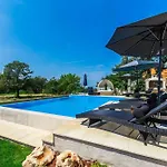 Ferienhaus Mit Privatpool Fuer 8 Personen Ca 180 Qm In Deklici, Istrien Istrische Riviera