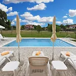 Ferienwohnung Fuer 6 Personen Ca 120 Qm In Dvori, Istrien Istrische Riviera