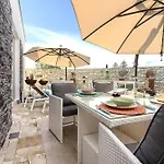 Ferienhaus Mit Privatpool Fuer 6 Personen Ca 130 Qm In Kanfanar, Istrien Binnenland Von Istrien