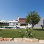 Ferienhaus Mit Privatpool Fuer 8 Personen Ca 250 Qm In Sisan, Istrien Suedkueste Von Istrien