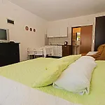 Ferienwohnung Fuer 3 Personen Ca 28 Qm In Fazana, Istrien Istrische Riviera