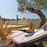 Ferienhaus Mit Privatpool Fuer 9 Personen Ca 200 Qm In Gajana, Istrien Istrische Riviera
