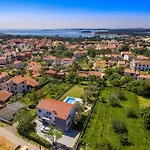 Ferienhaus Mit Privatpool Fuer 8 Personen Ca 200 Qm In Medulin, Istrien Suedkueste Von Istrien