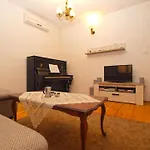 Ferienhaus Mit Privatpool Fuer 6 Personen Ca 75 Qm In Pula-Fondole, Istrien Istrische Riviera
