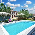 Ferienhaus Mit Privatpool Fuer 6 Personen Ca 80 Qm In Galizana, Istrien Istrische Riviera