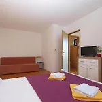 Ferienwohnung Fuer 2 Personen Ca 30 Qm In Fazana, Istrien Istrische Riviera